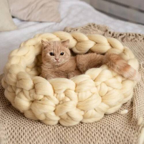 лежак з овечої шерсті