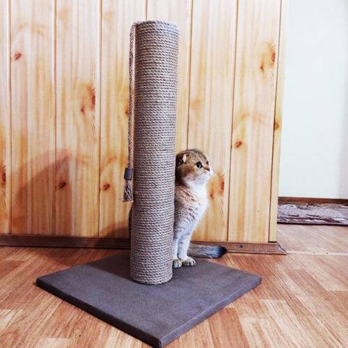 Scratching post with square base, 63 cm high, brown