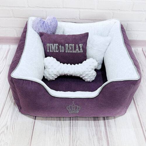Bed for dogs and cats 55*55 cm purple with white