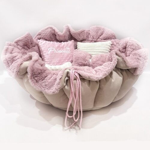 Round transforming bed with fur pink