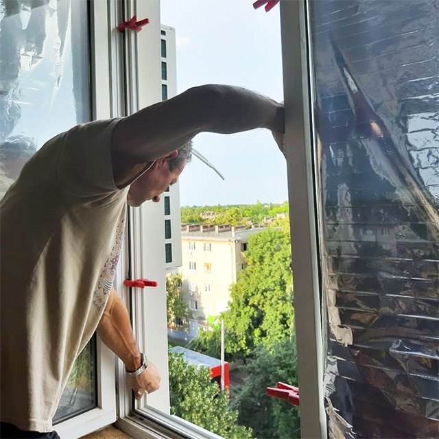 Сетка-антикошка на окна с антимоскитным эффектом antykishka